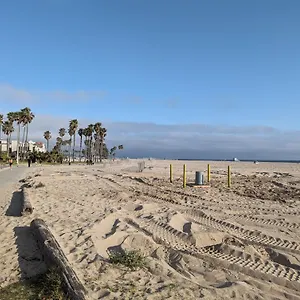 https://3bedroom-2ba-4-blocks-to-santa-monica-beach.topanaheimhotels.com